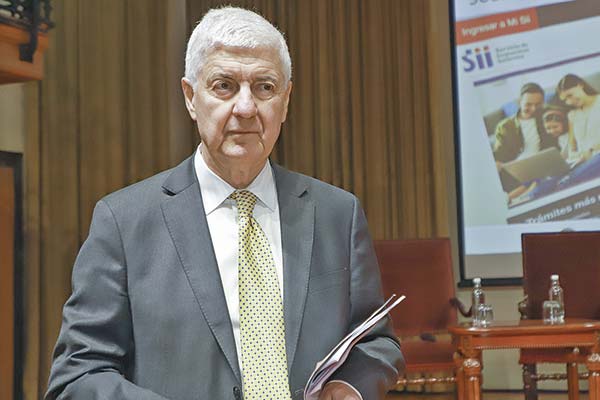 <p>Javier Etcheberry, director del Servicio de Impuestos Internos (SII). Foto: Julio Castro</p>
