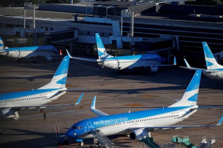<p>Gobierno argentino vs. gremios: paro de pilotos de APLA reaviva conflicto con Aerolíneas y Milei acusa motivaciones políticas</p>