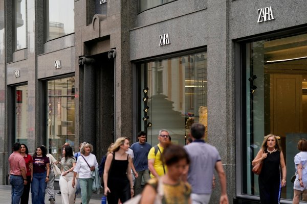 Las acciones de Inditex se desploman luego que Zara informa un decepcionante desempeño en ventas