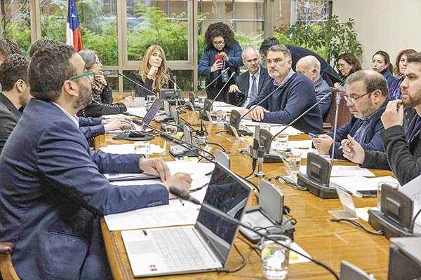 Reajuste del salario mínimo: comisión mixta resuelve temas pendientes, como la creación del Observatorio del Costo de la Vida
