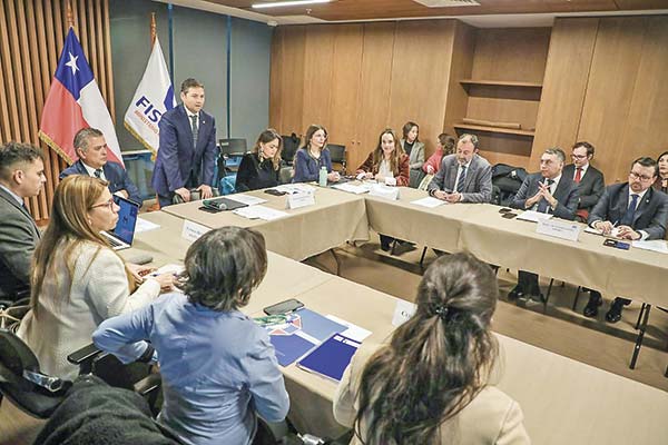 <p>El objetivo de la primera reunión fue ver cómo se recopilará información del caso licencias médicas.</p>