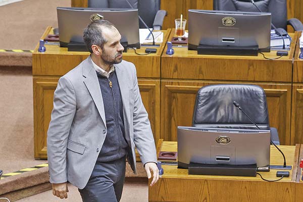 Ministro Grau y proyecto de permisos: “Nuestro interés es que el grueso y lo más sustantivo quede andando”