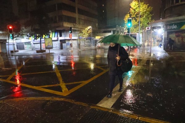 Oficial: Sistema frontal deja 107 damnificados y cinco viviendas destruidas