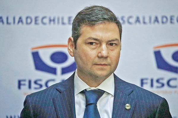 Caso licencias médicas: fiscal afirma que enfrentan una “investigación titánica” y que no busca “satanizar” a funcionarios públicos