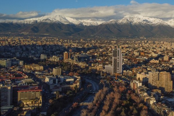 Chile vuelve a niveles previos al estallido y la pandemia en ranking de competitividad mundial