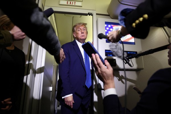 Trump pide la "rendición incondicional" de Irán y enciende las especulaciones sobre la posibilidad de que EEUU se una a Israel
