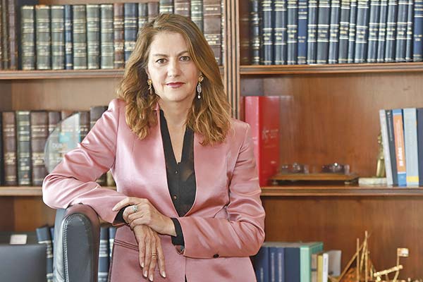 Comercio defiende multifuncionalidad: “Es parte de la evolución natural del trabajo en economías avanzadas”