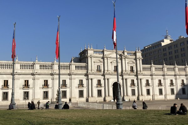<p>¿Cuánto deben ganar los exPresidentes? El debate que se instaló por la dieta vitalicia que recibirá Boric y lo que ocurre en otros países</p>