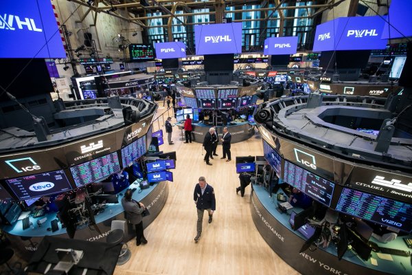 <p>Mercados cierran mixtos a la espera de la respuesta de Trump frente al conflicto de Israel e Irán</p>