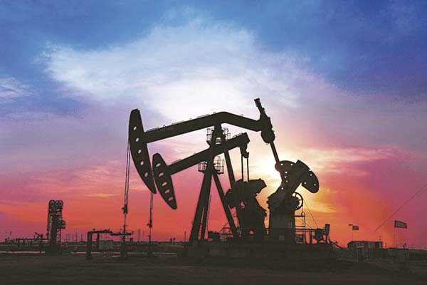 El cierre de Ormuz llevaría el crudo a más de US$ 100 y castigaría las bolsas