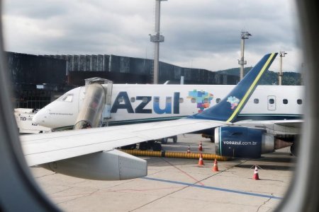 Brasileña Azul devuelve su primer avión regional en medio de su reestructuración