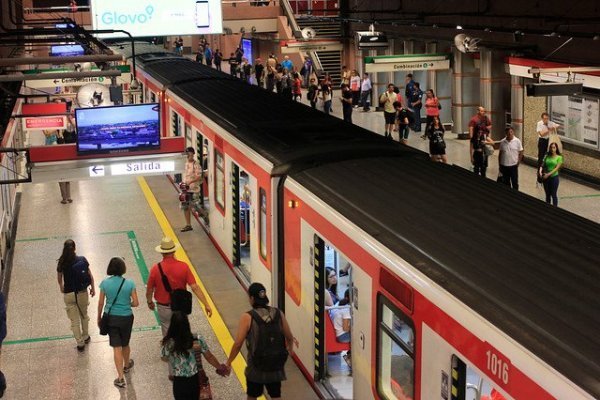 <p>¿Se acerca Metro Pago?: CMF da la luz verde a Metro de Santiago y queda a un paso de lanzar su tarjeta de prepago</p>