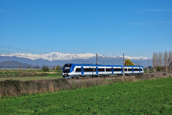 <p>Cuatro consorcios internacionales compiten por contrato de US$ 175 millones para trenes a Batuco y Melipilla</p>