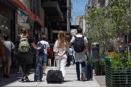 Más de US$ 5.000 millones salieron de Argentina en el primer trimestre por mayor turismo