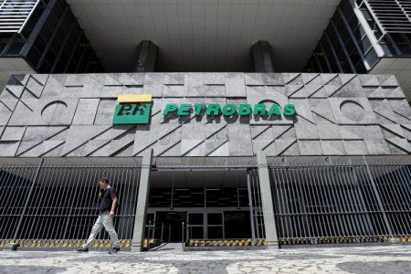Petrobras se adjudica dos grandes lotes en subasta petrolera en Brasil