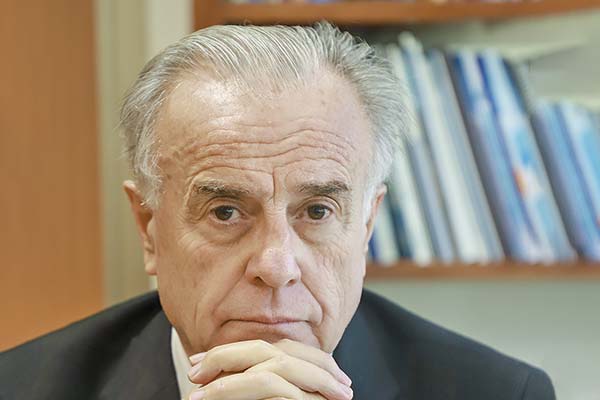Emilio Santelices y la fallida licitación de la MCC: "Si Fonasa insiste en los términos actuales y cambios marginales, va a volver a fracasar”