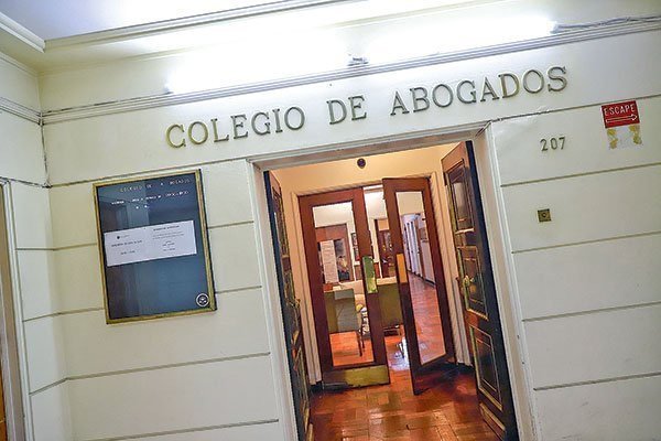 <p>Colegio de Abogados renueva a una decena de sus consejeros tras elecciones de esta semana</p>