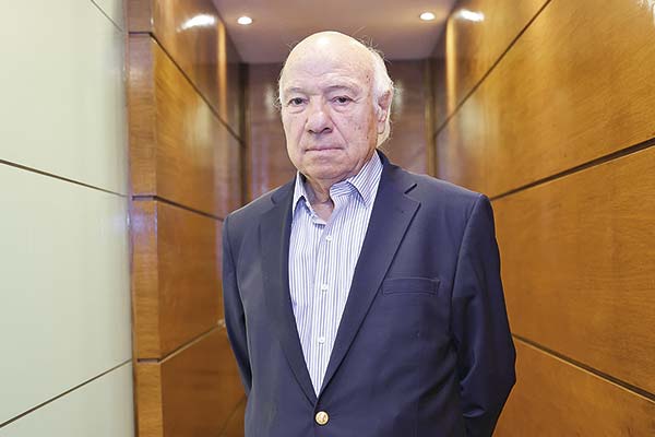 <p>Dardos de Corbo a programa de Jara: “Algunos proponen estimular la demanda interna, subir los salarios (...) no desordenemos la macro”</p>
