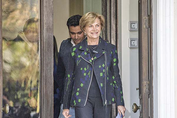 Contribuciones: Matthei toma distancia de la UDI y propone reducción para adultos mayores