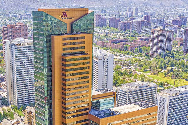 <p>Tras cumplir 25 años, reconocido hotel de Las Condes invertirá US$ 4 millones en su remodelación</p>