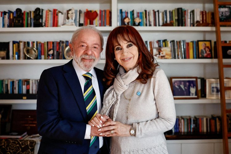 <p>Lula respalda a exPresidenta argentina Cristina Fernández con visita en prisión domiciliaria</p>
