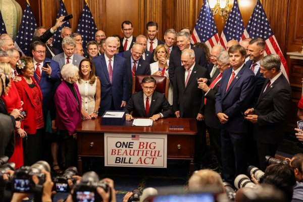 Proyecto fiscal de Trump: ¿Quiénes son los mayores ganadores y perdedores que dejó el polémico paquete presupuestario?