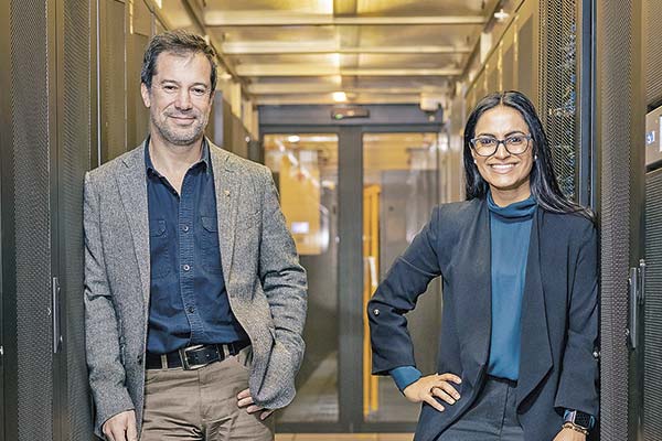 <p>Lucas Palacios, rector de Inacap, y Komal Dadlani, CEO y cofundadora de Lab4U.</p>