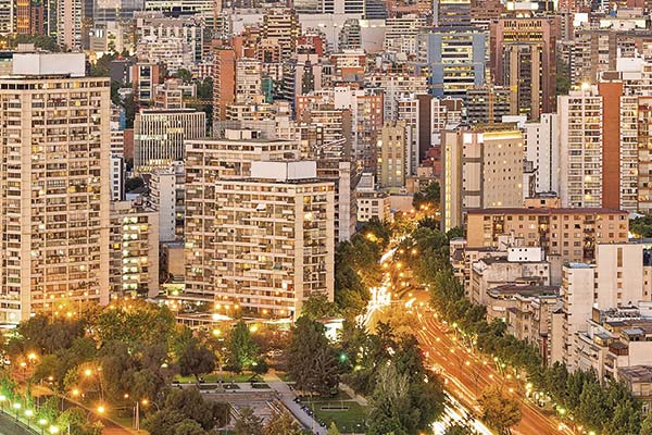 <p>Errores en cálculos tarifarios eléctricos habrían implicado sobrecostos superiores a los $ 1.000 millones a clientes no residenciales</p>