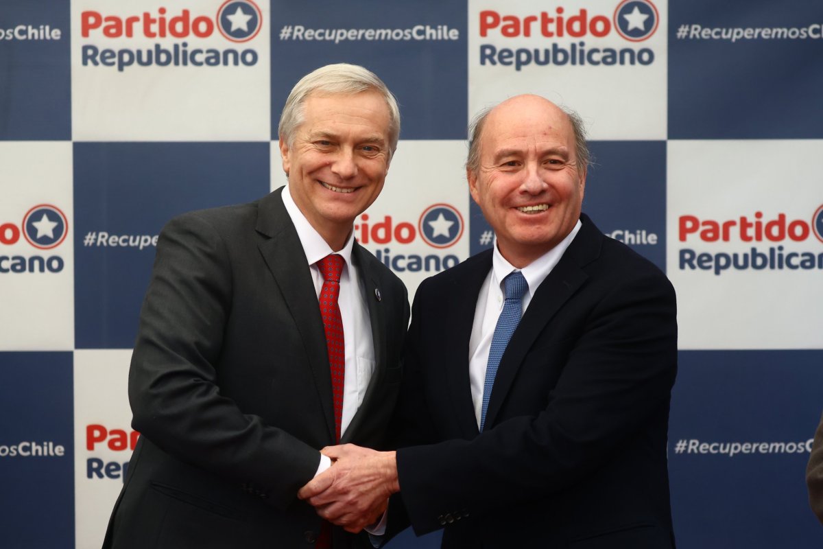 <p>Hace un año  y medio que el candidato Kast comenzó a intercambiar puntos de vista con Jorge Quiroz. Foto: Aton Chile</p>