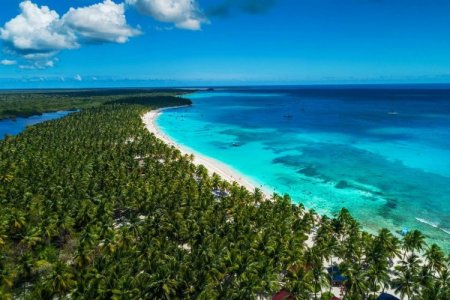 Conectividad aérea impulsa el turismo chileno hacia República Dominicana superando los 52 mil visitantes en primeros meses del año