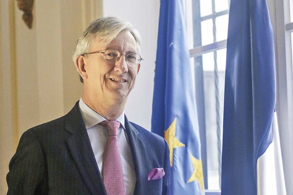Cyrille Rogeau, embajador de Francia en Chile: Ante la “imprevisibilidad” de Trump, “es más fácil trabajar con Europa y Francia”