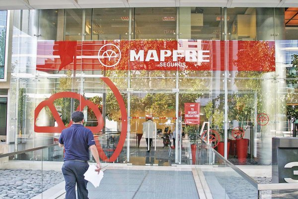 Mapfre acusa a corredores de seguros de vender pólizas falsas o inexistentes