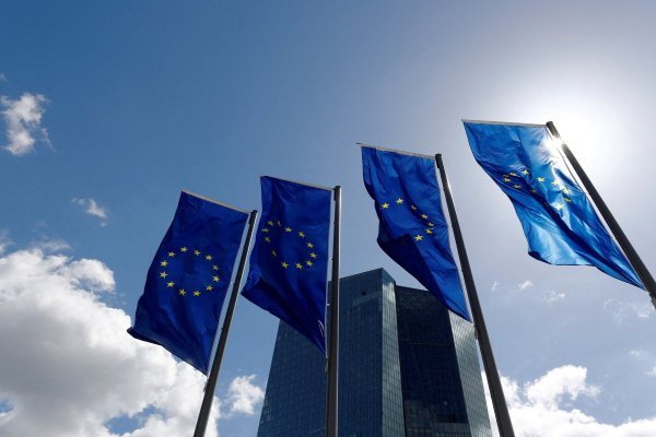 <p>Trump afirma que EEUU impondrá aranceles del 30% a la UE y México el próximo mes</p>