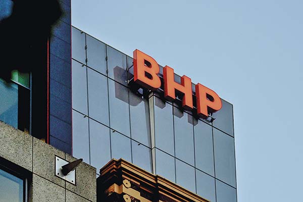 BHP firma acuerdos con chinas CATL y BYD para electrificar sus faenas con baterías y reducir emisiones