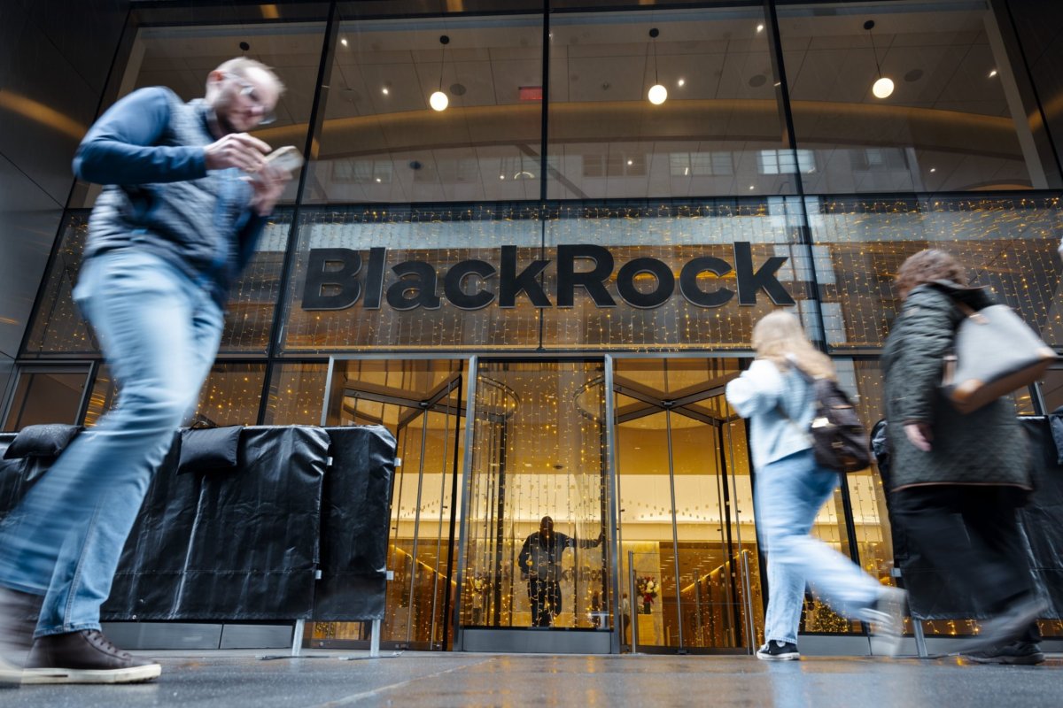 <p>BlackRock alcanza un récord de US$ 12,5 billones en activos en medio del caos arancelario de Trump</p>