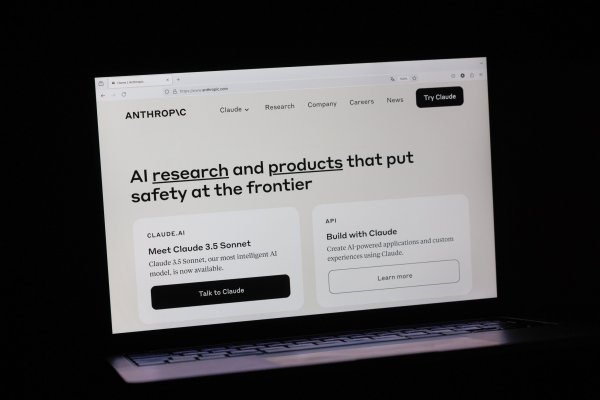La rival de OpenAI, Anthropic, apunta a la industria financiera con nuevas herramientas de IA