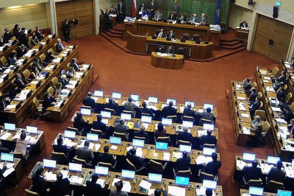 <p>Crece escándalo y furia por liberación de sicario: Diputados exigen al Cosena, aprobar alzamiento del secreto bancario y ¿viene acusación constitucional?</p>