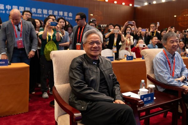 CEO de Nvidia elogia a DeepSeek y la inteligencia artificial china durante visita a Beijing