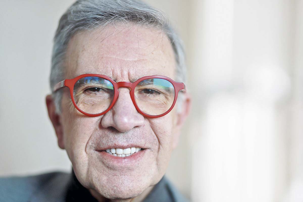 <p>Joaquín Lavín: "Jara es tan buena o mejor candidata que Bachelet"</p>