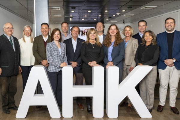 Gabriele Lothholz asume como presidenta de la Cámara Chileno-Alemana