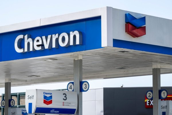 Chevron gana arbitraje a Exxon y cierra compra de Hess por US$ 53 mil millones casi dos años después de su anuncio