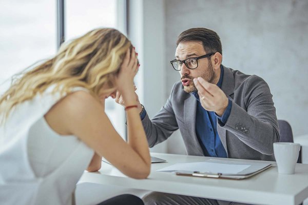 <p>Mujeres de entre 18 y 39 años: las principales denunciantes por Ley Karin, según la DT</p>