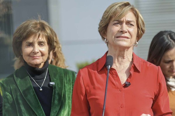 Menos tiempos de espera: la fórmula de Matthei contra el cáncer