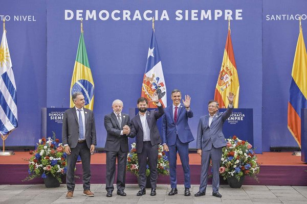 Oposición cuestiona prioridades del Gobierno en medio de cumbre progresista liderada por Boric