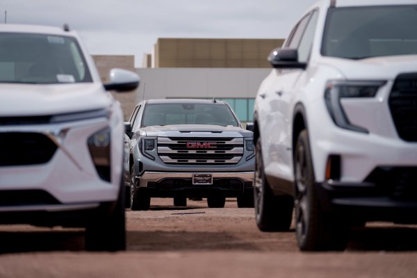 GM admite impacto de US$ 1.100 millones en resultados por aranceles y que no tiene un plan a corto plazo para revertirlo