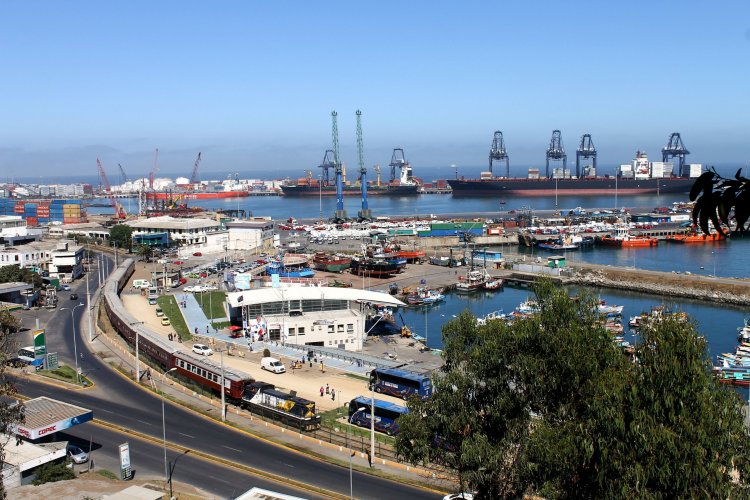 <p>Chile, Perú, México y Brasil redibujan el mapa portuario con US$ 13.000 millones en inversiones</p>