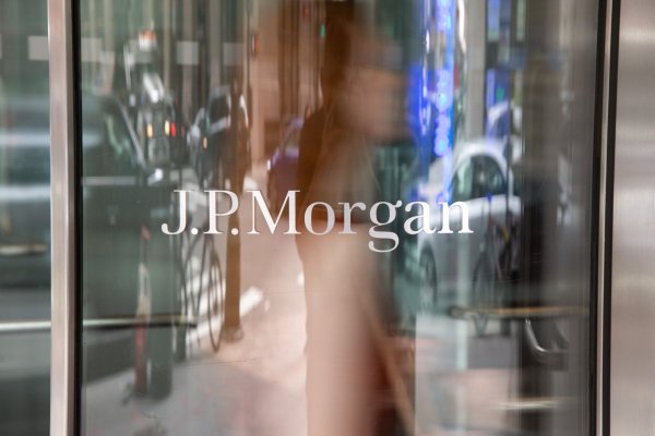 <p>JPMorgan explora otorgar préstamos con garantía de tenencias de criptomonedas de sus clientes, en un vuelco en postura de Jamie Dimon</p>
