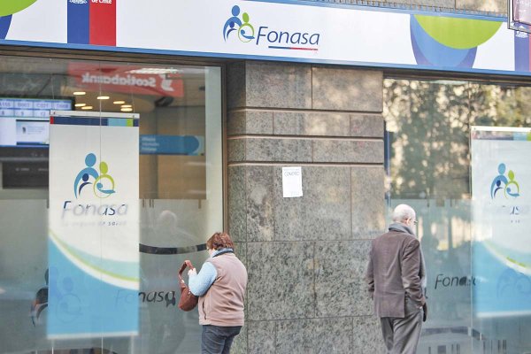 Fonasa y prestadores de salud buscan viabilizar licitación de seguro complementario