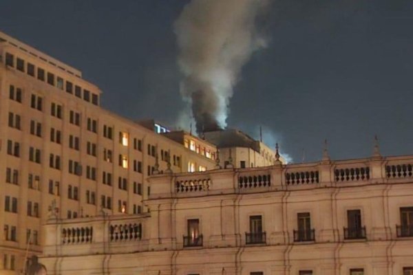 <p>Foto: Cuerpo de Bomberos de Santiago @cbsantiago en X.</p>