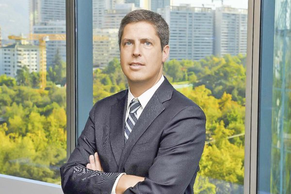 Fernando Parga, socio líder EY Parthenon Chile: “El entorno económico interno en Chile sigue siendo incierto, con expectativas cautas en ventas, utilidades y empleo”